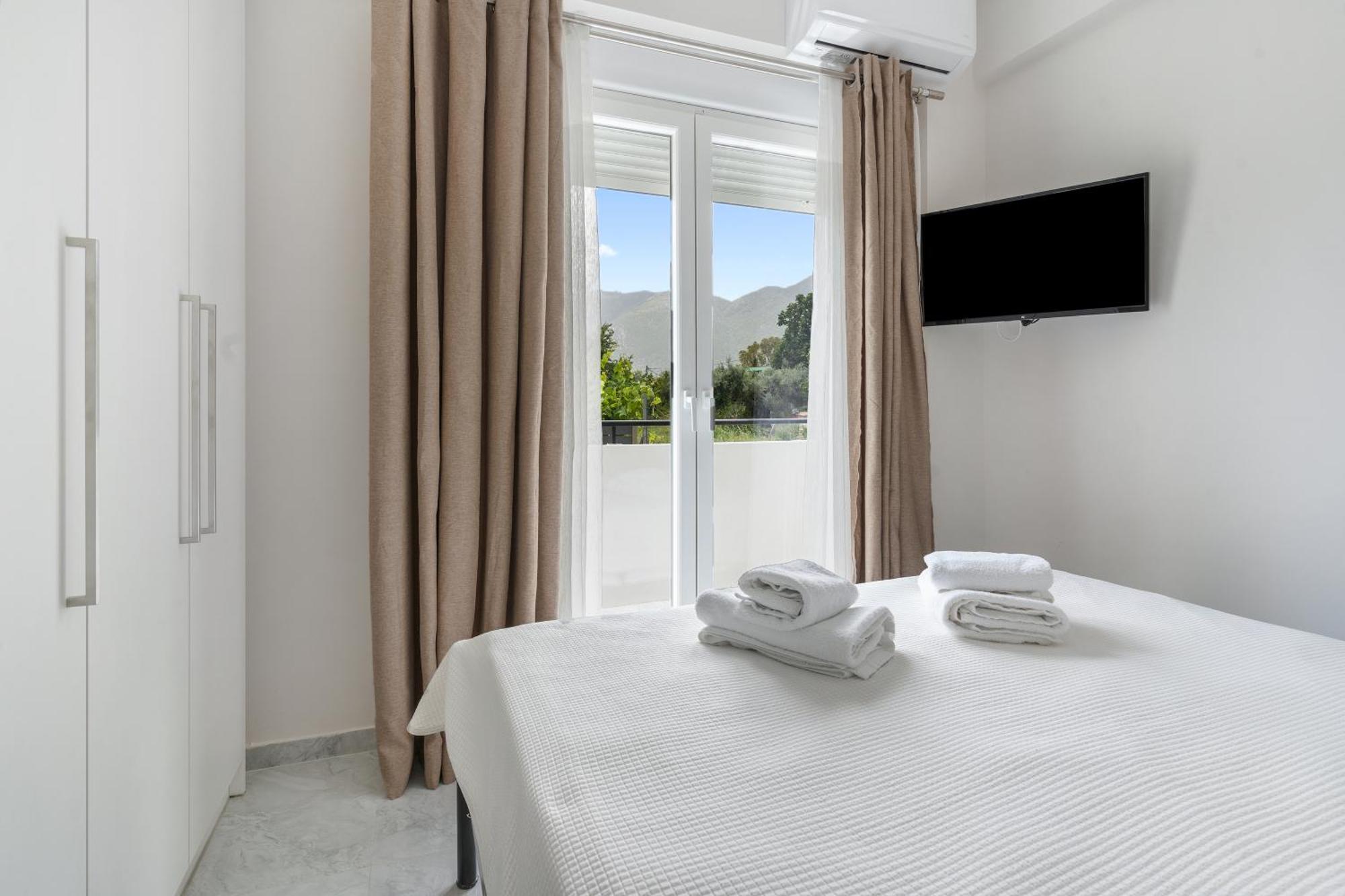 Miralis Apartments 尼基亚娜 外观 照片