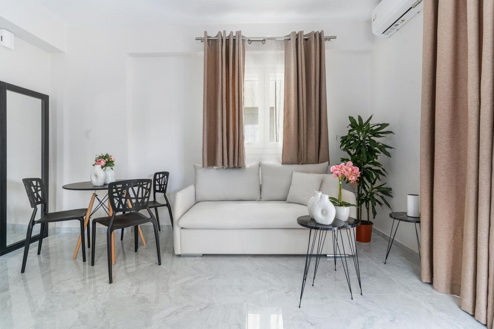 Miralis Apartments 尼基亚娜 外观 照片
